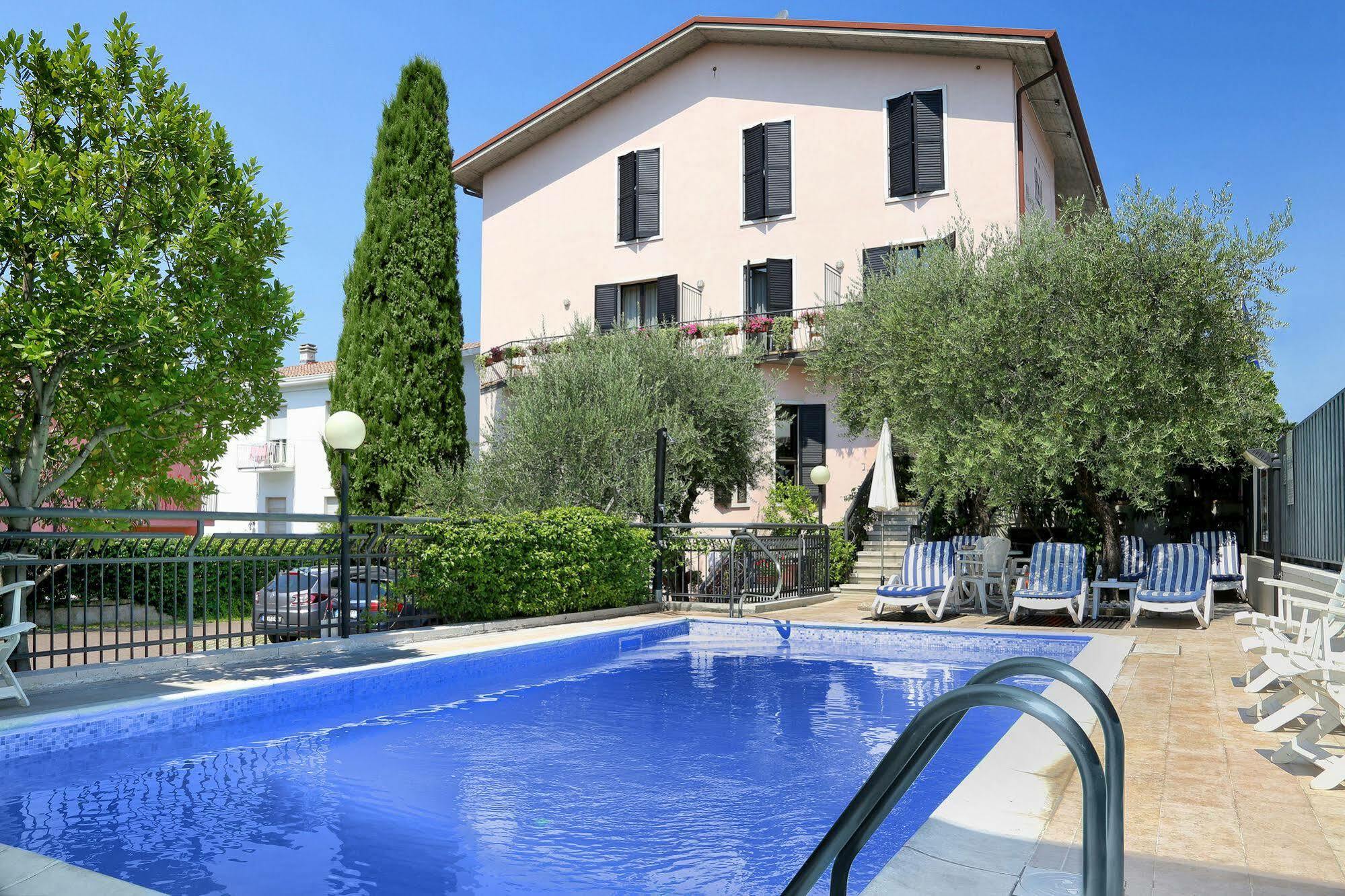 Hotel Santa Maria - Bardolino Town Center Dış mekan fotoğraf